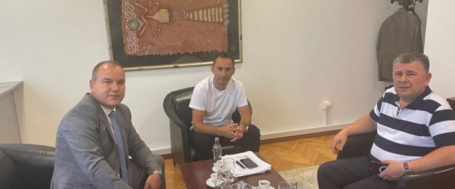 Dauti takon zv/drejtorin e ri të doganave